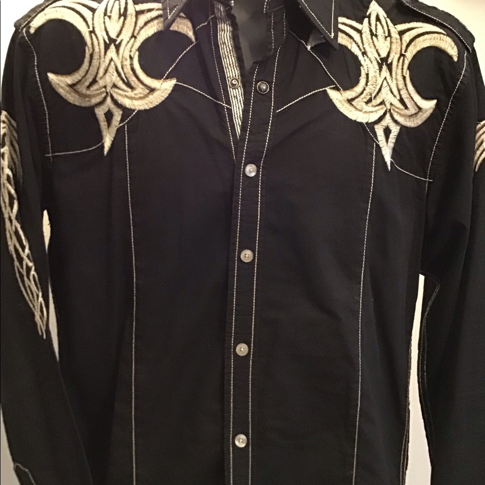 Men’s Shirt. Roar.